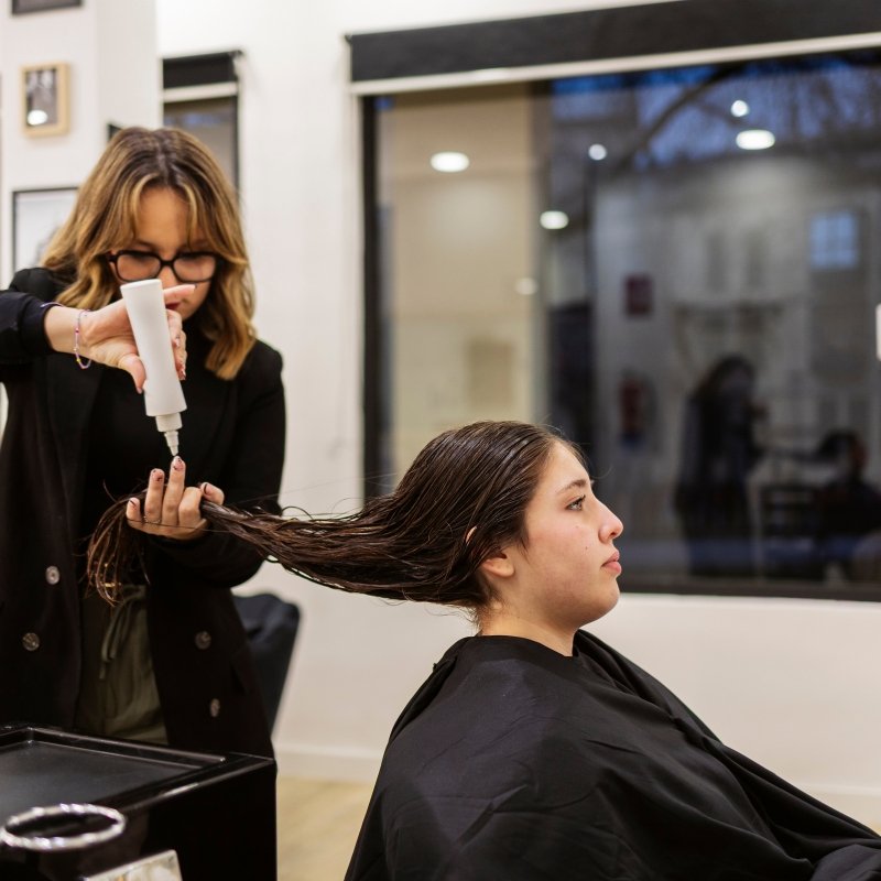 Premium Salon Services in Kanpur